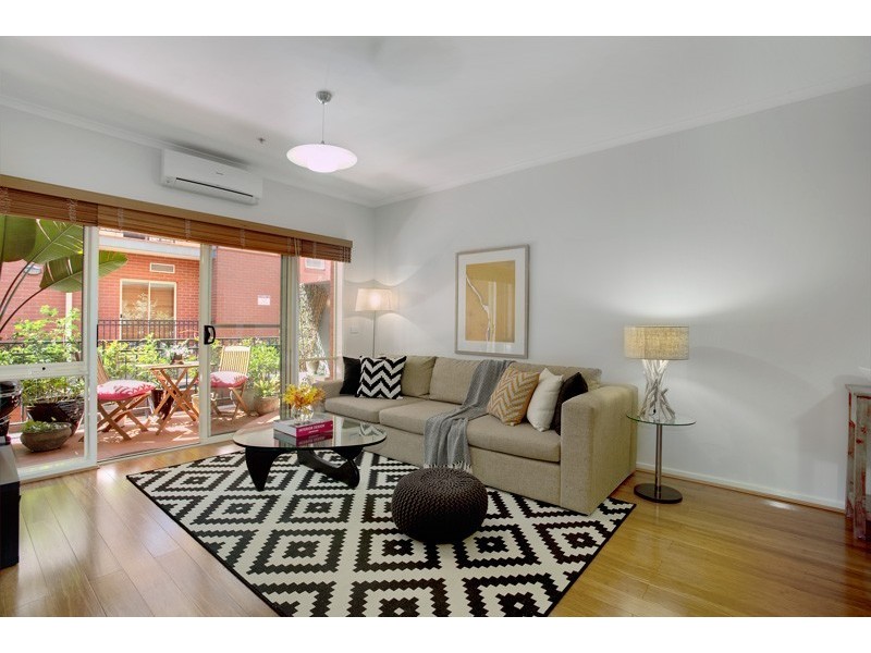 4/8 Mawbey Street, Kensington VIC 3031