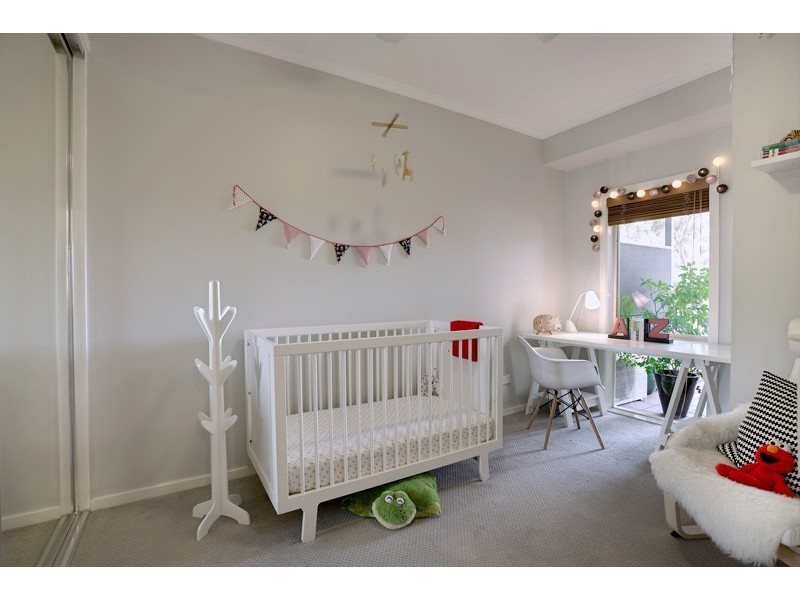 4/8 Mawbey Street, Kensington VIC 3031