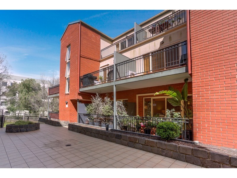 4/8 Mawbey Street, Kensington VIC 3031