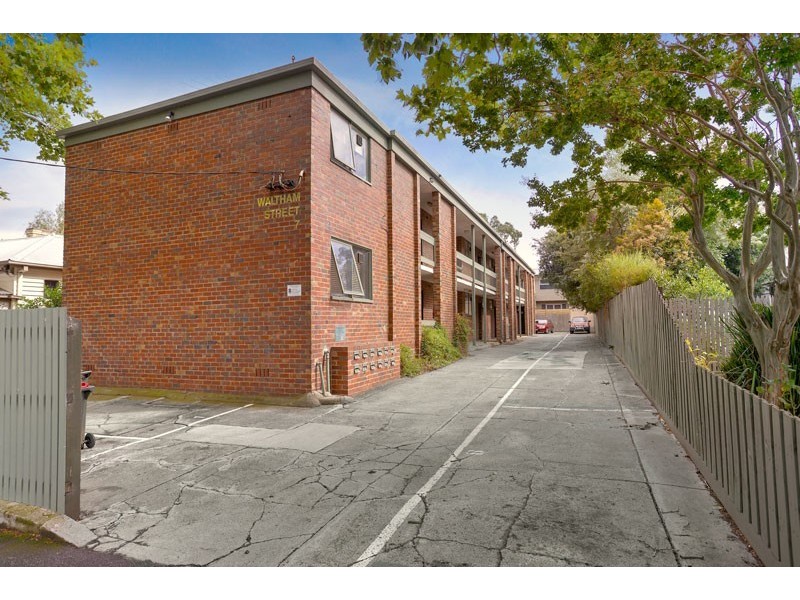 10/7 Waltham Street, Flemington VIC 3031