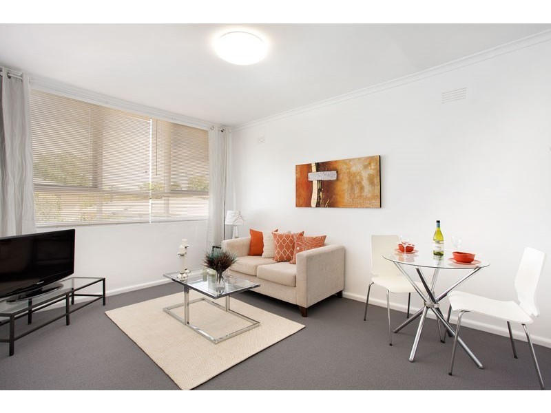 10/7 Waltham Street, Flemington VIC 3031