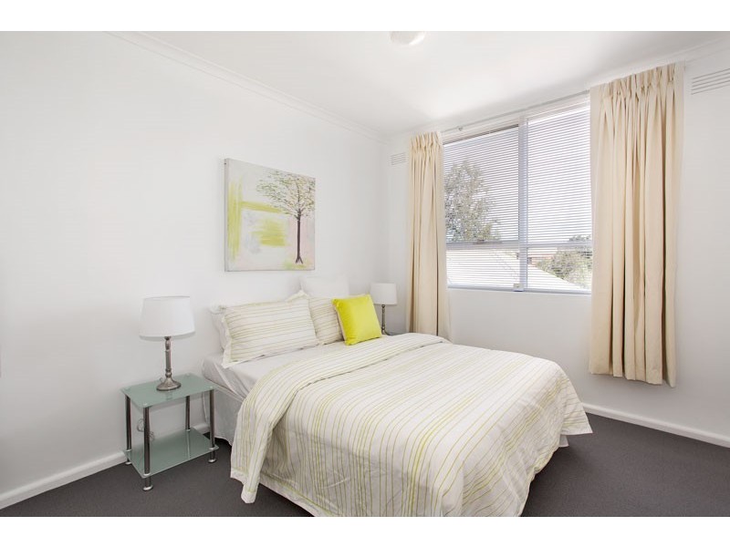 10/7 Waltham Street, Flemington VIC 3031