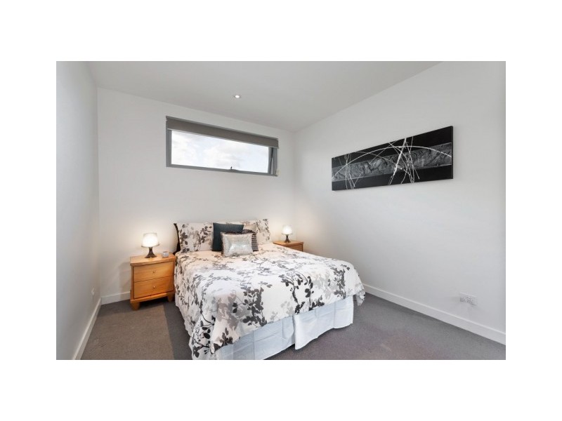 9/32 Napier Street, Essendon VIC 3040