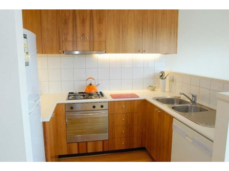 2/128 Chapel Street, St Kilda VIC 3182