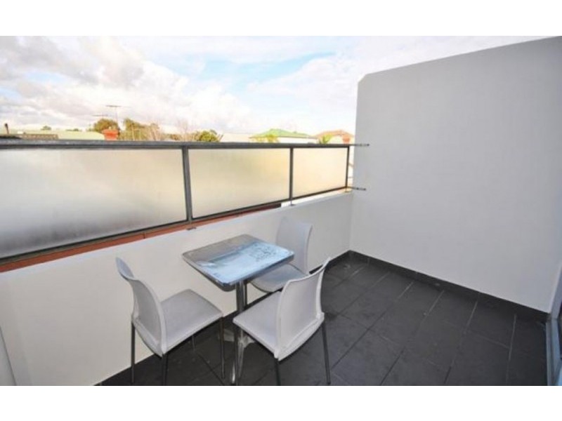 2/128 Chapel Street, St Kilda VIC 3182