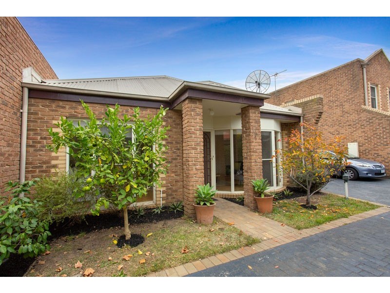2/63 Farnham Street, Flemington VIC 3031