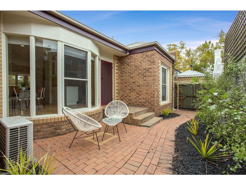 2/63 Farnham Street, Flemington VIC 3031