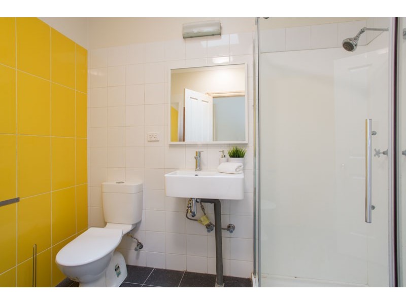 2/63 Farnham Street, Flemington VIC 3031