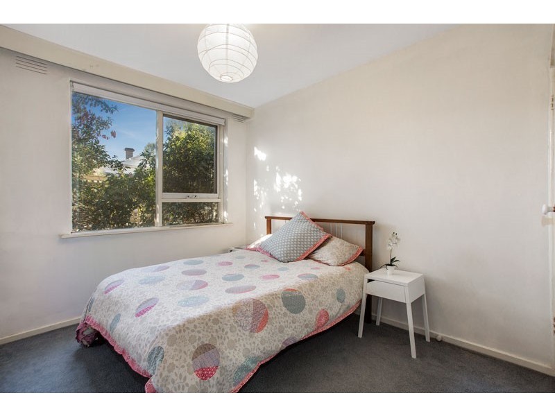 2/32 Finsbury Street, Flemington VIC 3031