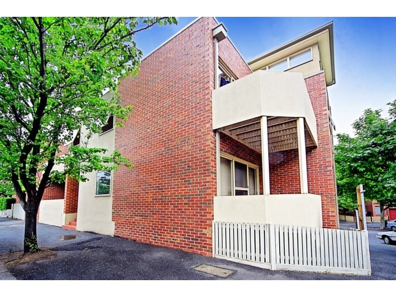 2/1 The Lairidge, Kensington VIC 3031