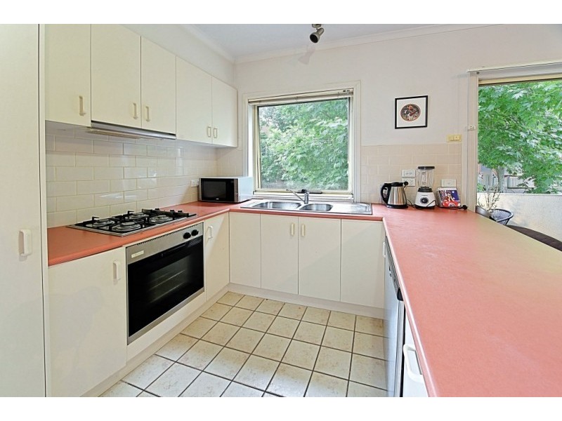 2/1 The Lairidge, Kensington VIC 3031