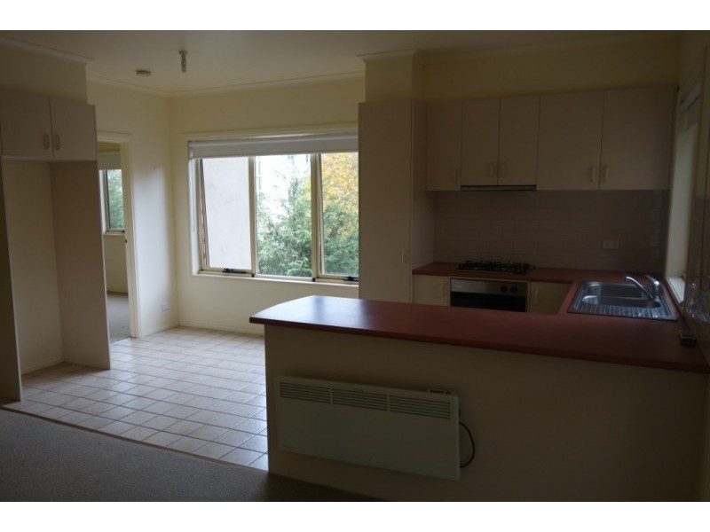 2/1 The Lairidge, Kensington VIC 3031
