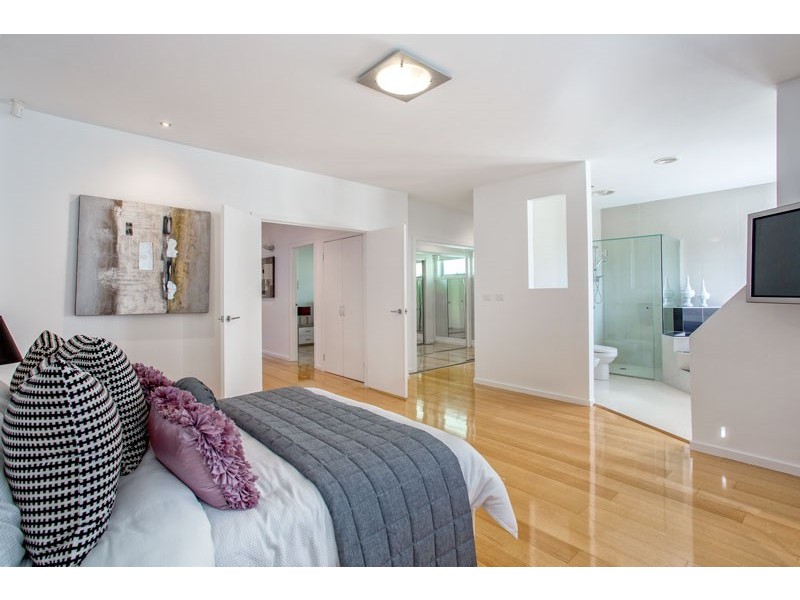 69 Newton Street, Kensington VIC 3031