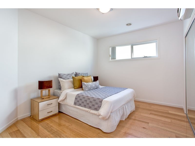 69 Newton Street, Kensington VIC 3031