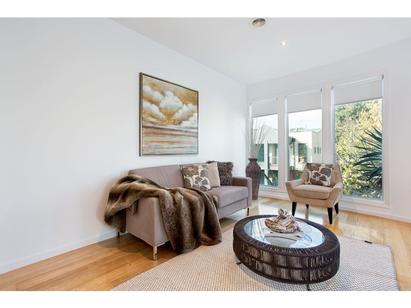 69 Newton Street, Kensington VIC 3031