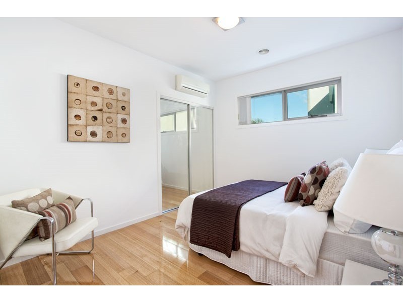 69 Newton Street, Kensington VIC 3031