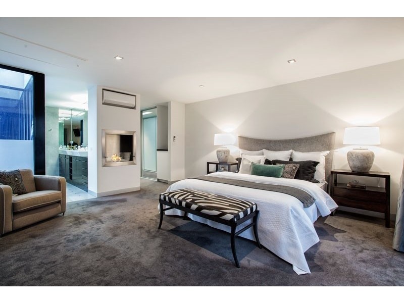 129 Rankins Road, Kensington VIC 3031