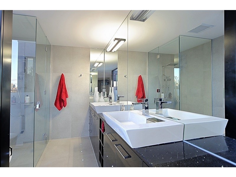 129 Rankins Road, Kensington VIC 3031