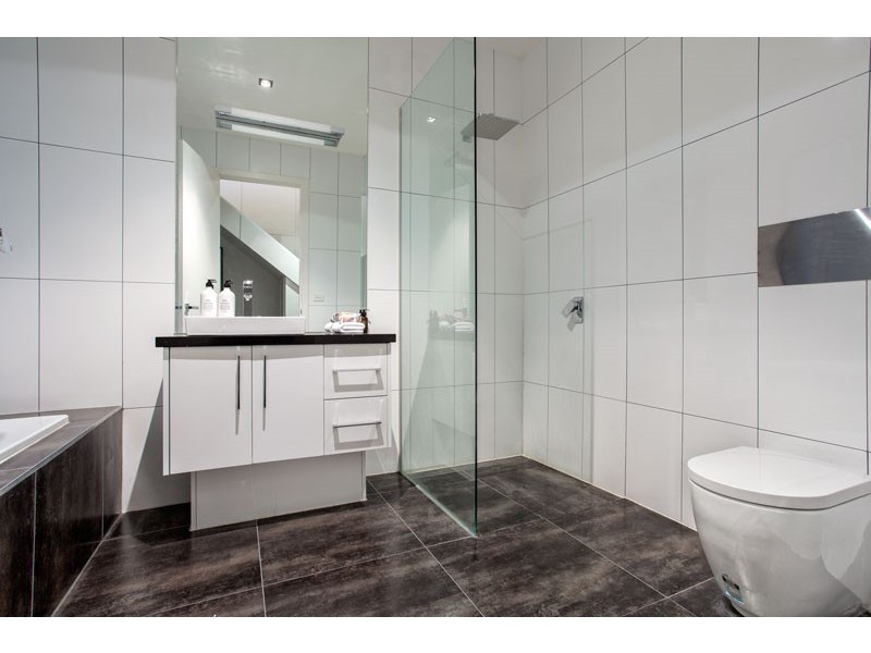 129 Rankins Road, Kensington VIC 3031