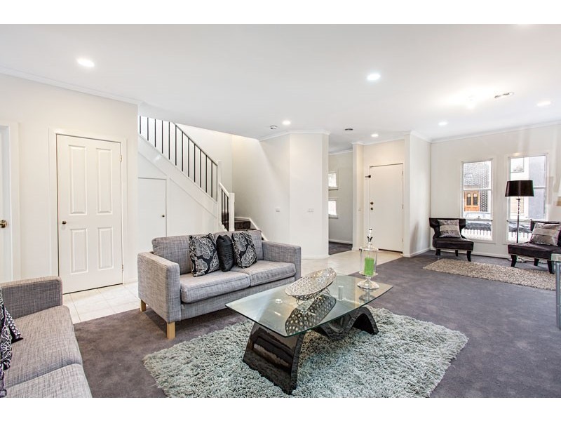 100 Fairbairn Drive, Kensington VIC 3031