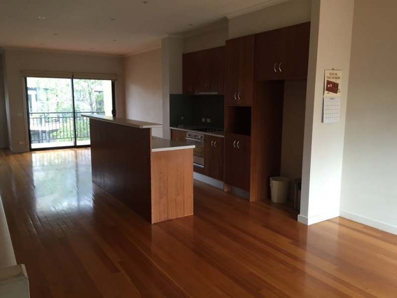 28 Rourke Lane, Kensington VIC 3031