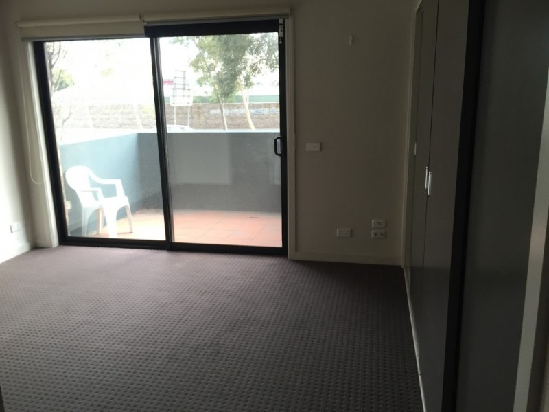 28 Rourke Lane, Kensington VIC 3031