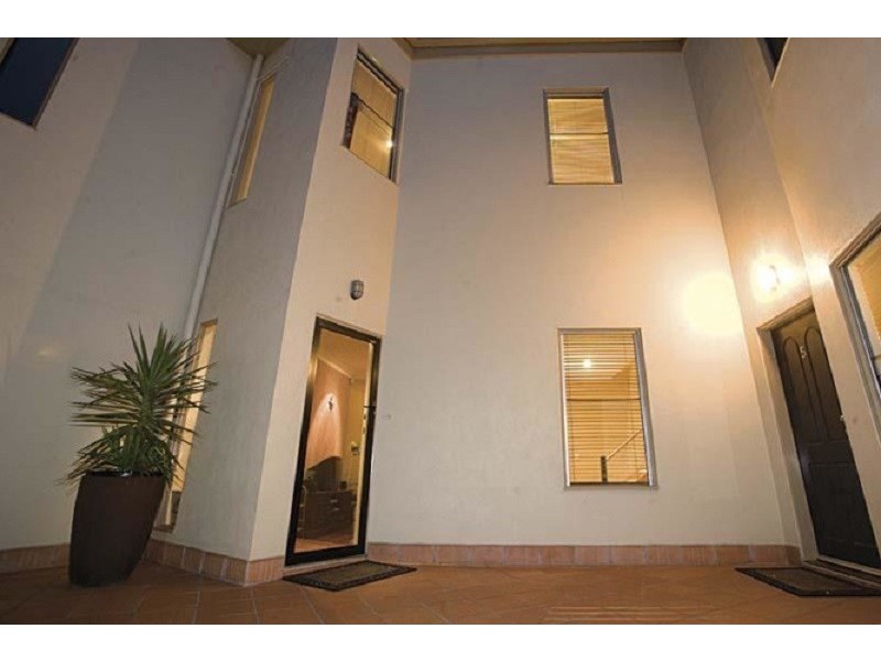 4/155 Mount Alexander Road, Flemington VIC 3031