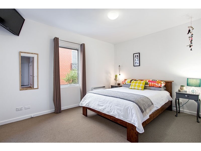 16/1 Gatehouse Drive, Kensington VIC 3031