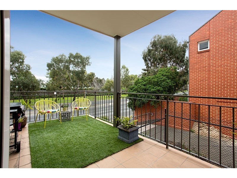 16/1 Gatehouse Drive, Kensington VIC 3031