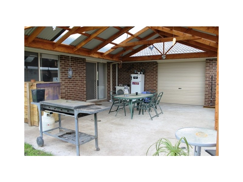 33 Springwater Drive, Drouin VIC 3818