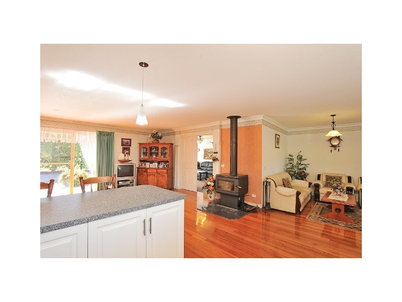 4 Burnett Close, Warragul VIC 3820