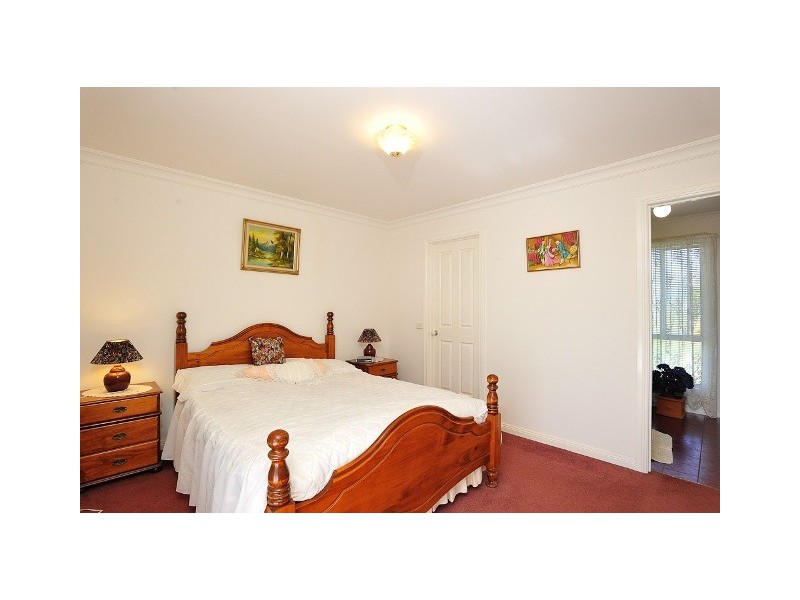 4 Burnett Close, Warragul VIC 3820