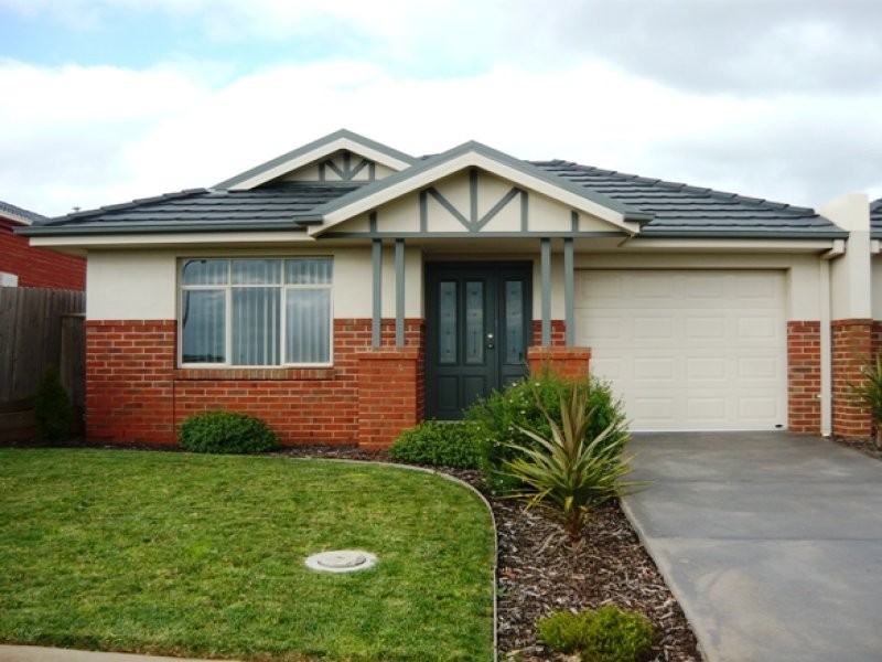 1/14 Grandview Close, Drouin VIC 3818
