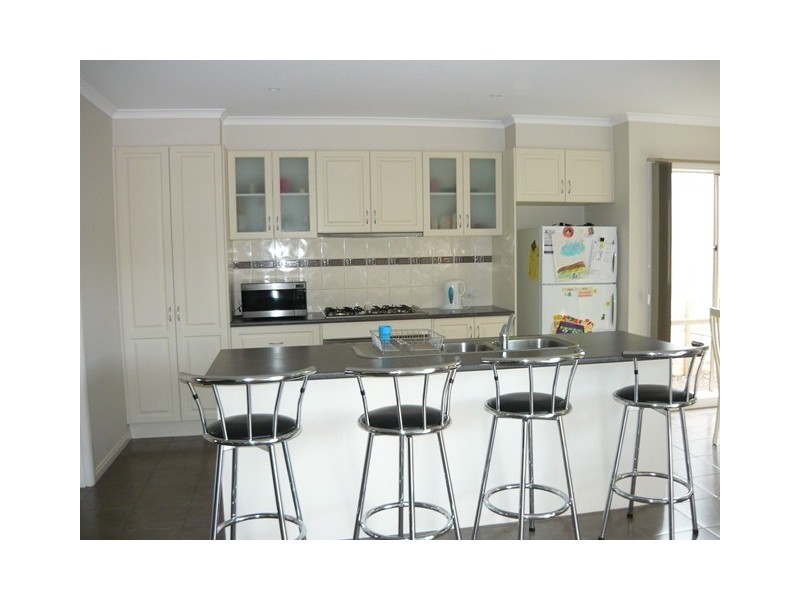 1/14 Grandview Close, Drouin VIC 3818