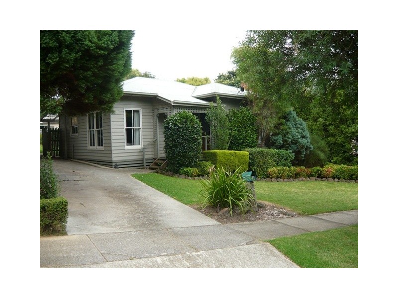 2 Pioneer Street, Warragul VIC 3820