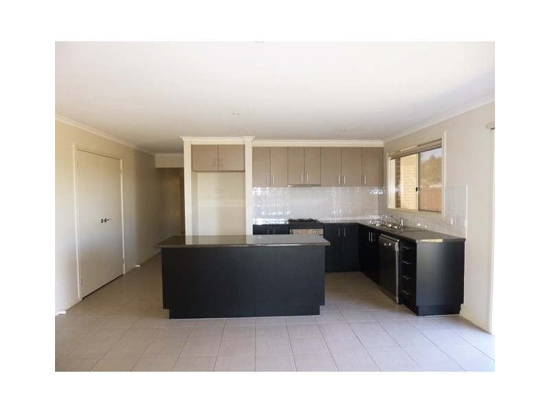 26 Hatfield Drive, Drouin VIC 3818