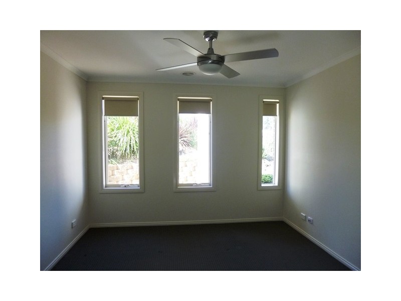 26 Hatfield Drive, Drouin VIC 3818