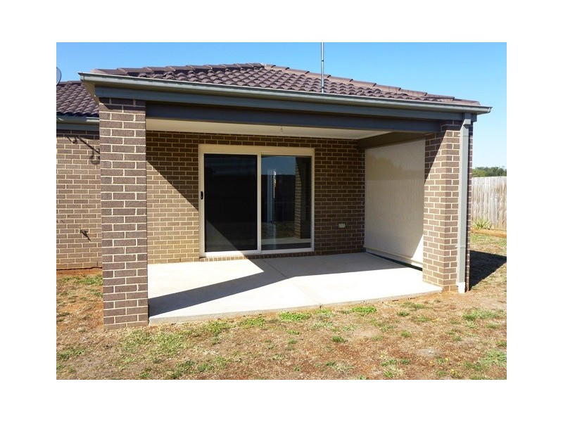 26 Hatfield Drive, Drouin VIC 3818