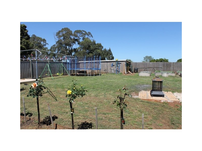 96 Longwarry Road, Drouin VIC 3818