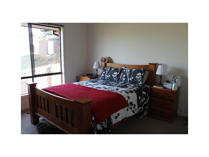 10 Vivian Court, Drouin VIC 3818