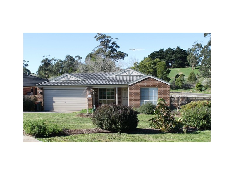 2 Harmon Drive, Drouin VIC 3818