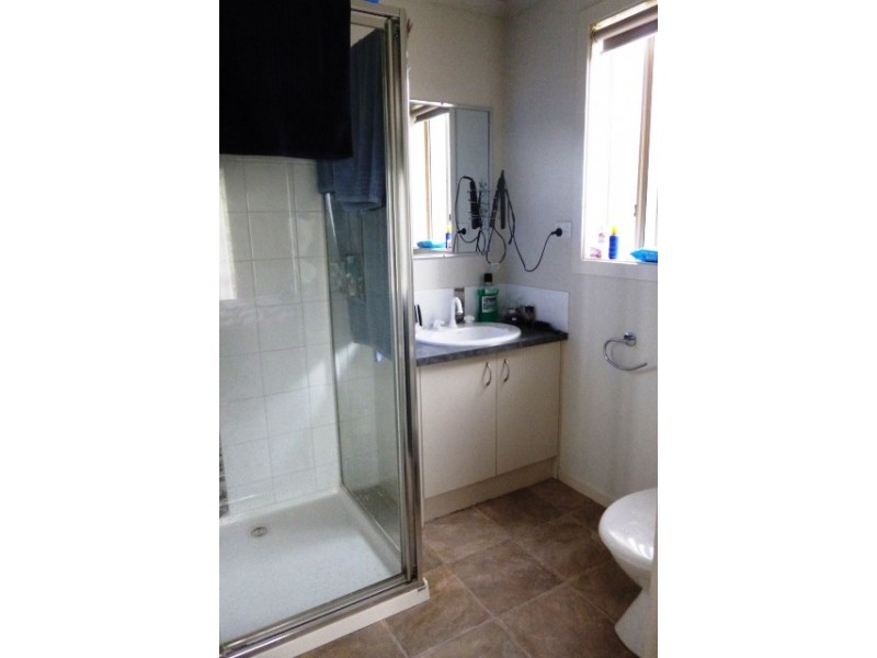 2 Harmon Drive, Drouin VIC 3818