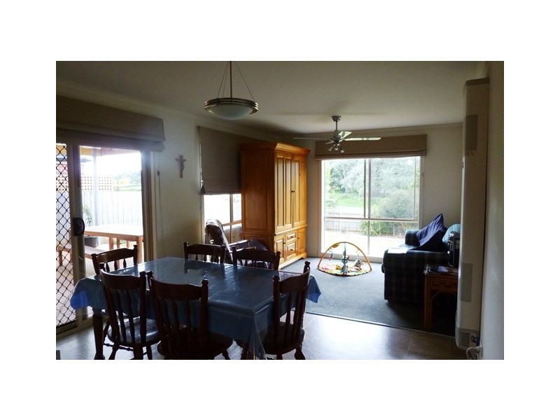 2 Harmon Drive, Drouin VIC 3818