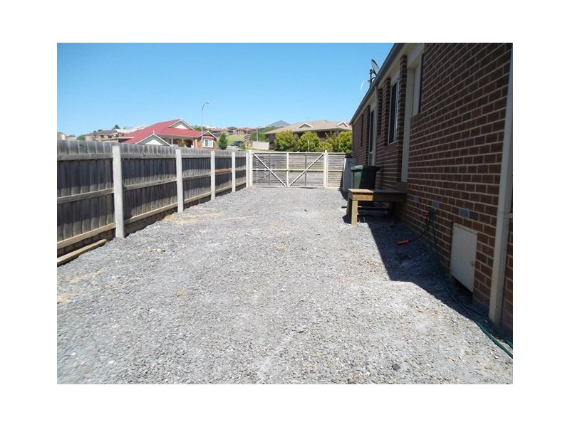 2 Harmon Drive, Drouin VIC 3818