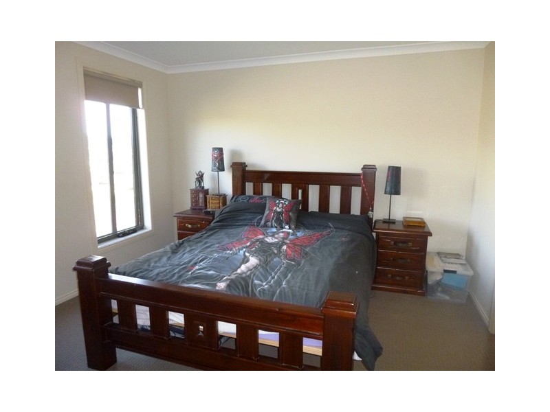 28 Summerhill Boulevard, Drouin VIC 3818