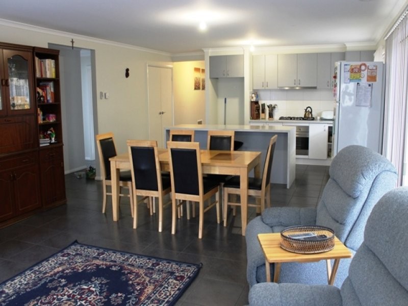 5 Azalea Avenue, Pakenham VIC 3810