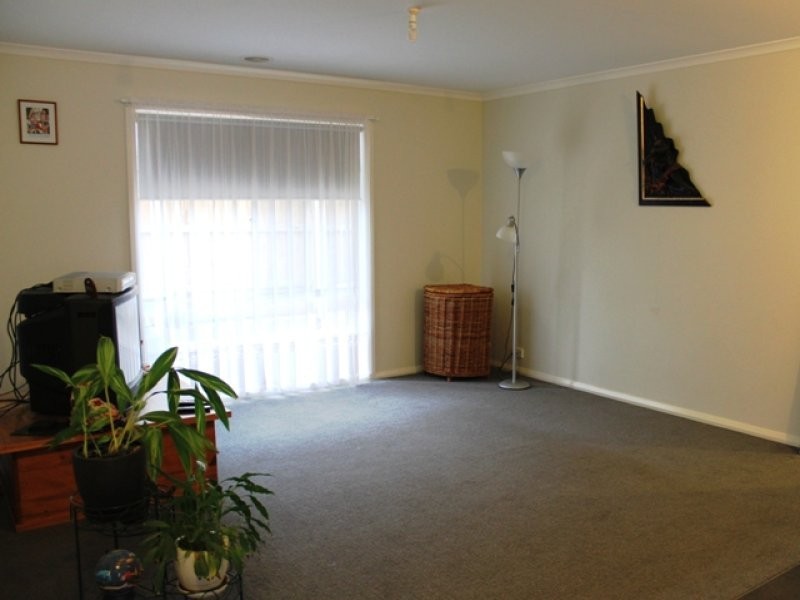 5 Azalea Avenue, Pakenham VIC 3810