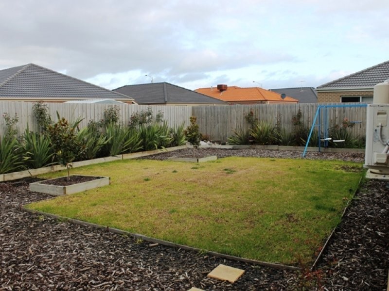 5 Azalea Avenue, Pakenham VIC 3810