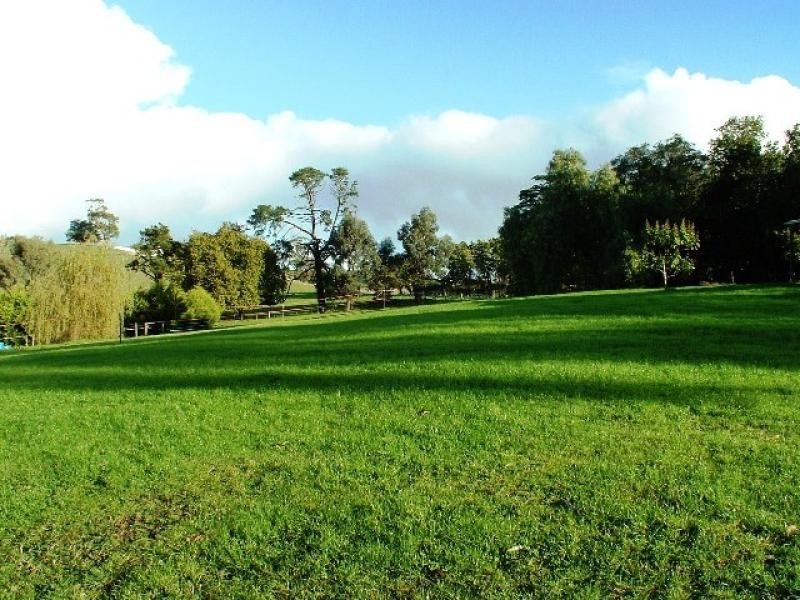 11 Roy Street, Loch VIC 3945