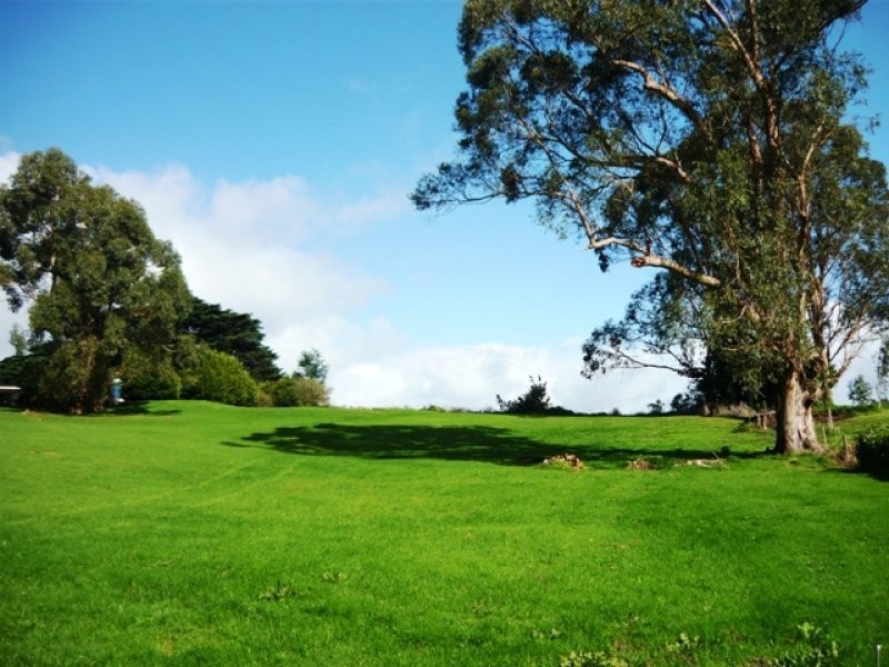 11 Roy Street, Loch VIC 3945